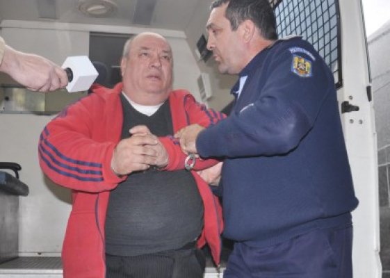 Angajatul MAI care şi-a împuşcat în cap soţia îşi aşteaptă sentinţa